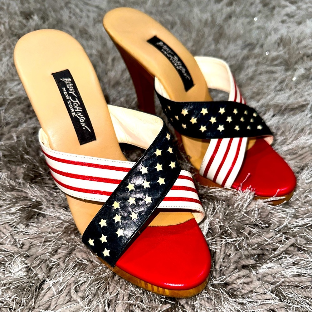 Betsey Johnson VINTAGE 🇺🇸 polly heels! Size 7. Never worn!❤️